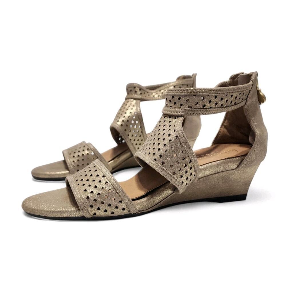 Bettye Muller Concept Gold Comfort Womens Size 6 Leather Wedge Perforated Sandal - Picture 6 of 8